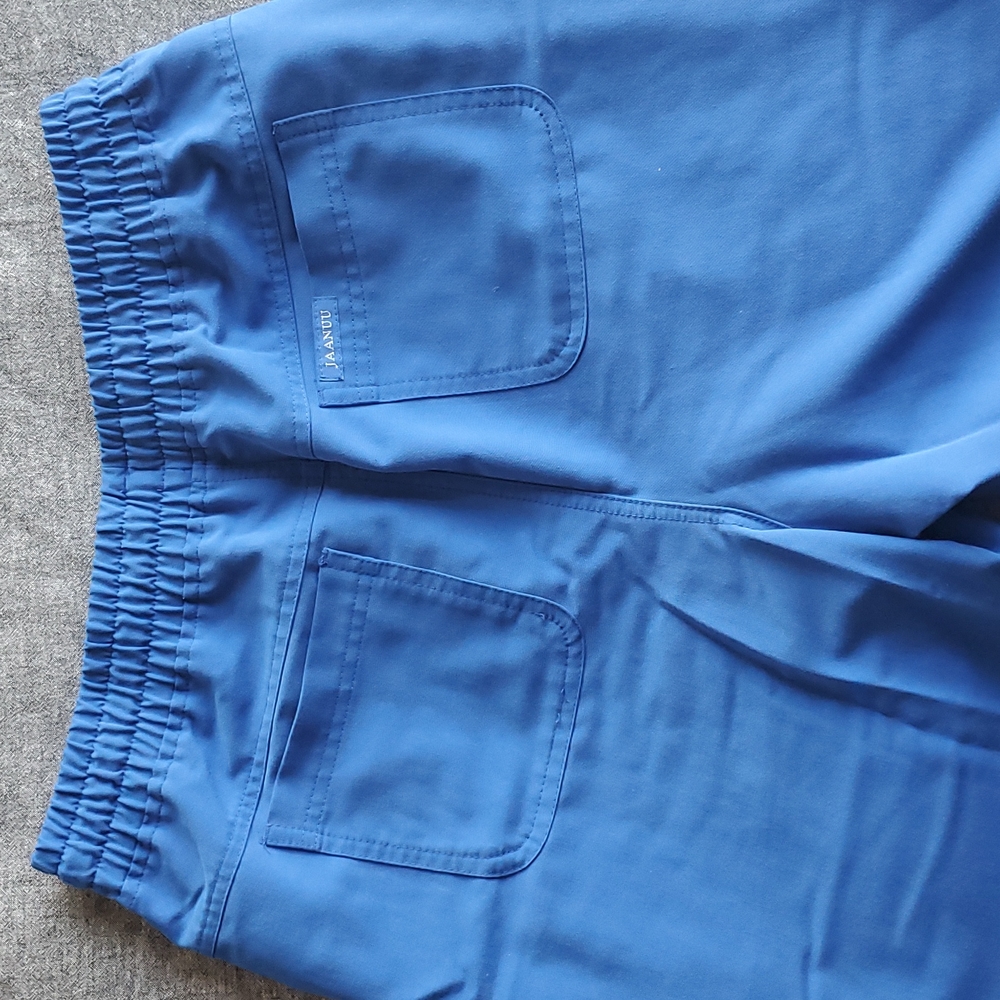 Scrub Set - 2 items V-neck top and straight leg pants (Medium) jaanuu - Picture 4 of 10